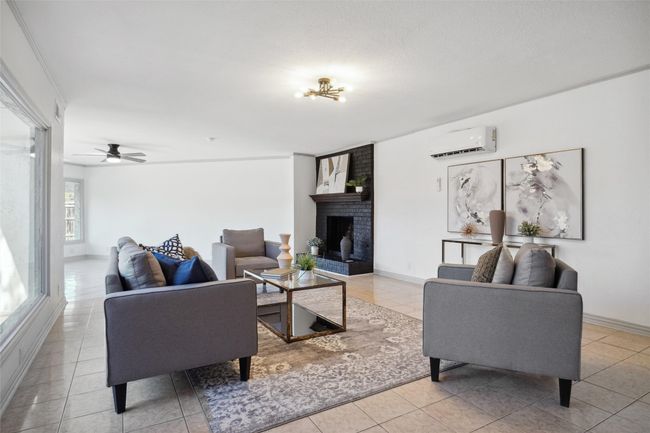 636 W Cedar St, House other with 5 bedrooms, 2 bathrooms and null parking in Hurst TX | Image 15