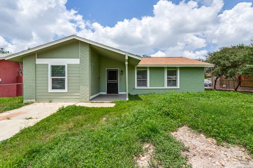 5535 Red Sky St, San Antonio, TX, 78242-2751 | Card Image