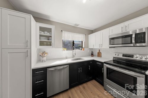 i-3284 Heathstead Pl, Charlotte, NC, 28210-4372 | Card Image