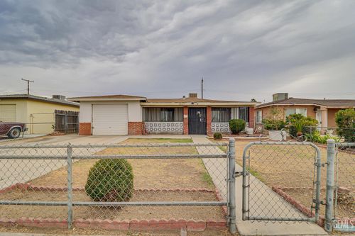 222 Cecil Ave, Delano, CA, 93215-1922 | Card Image
