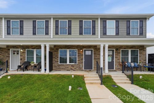 1629 Oak Leaf Drive, Hickory, NC, 28601 | Card Image