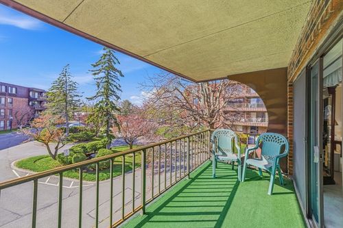 3p-1002 Paradise Rd, Swampscott, MA, 01907 | Card Image
