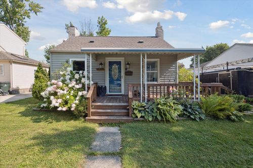 22225 Lange St, Saint Clair Shores, MI, 48080-1333 | Card Image