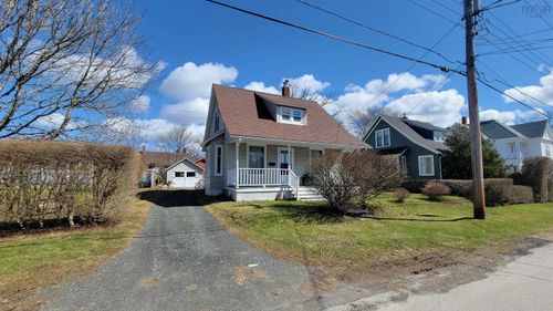 30 Porter St, Yarmouth, NS, B5A2Y6 | Card Image
