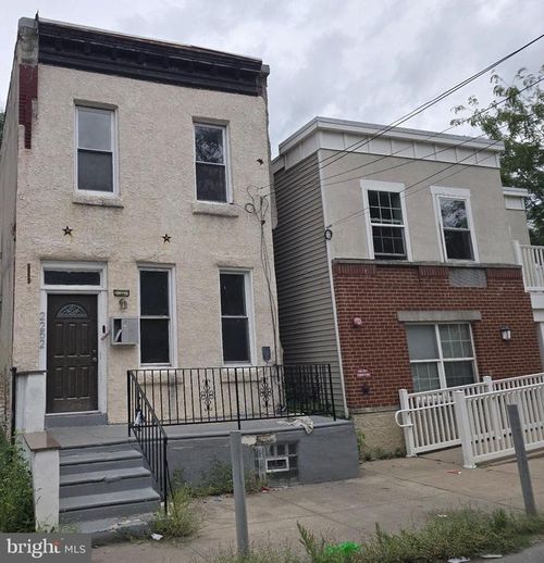2252 N Camac St, Philadelphia, PA, 19133-1013 | Card Image