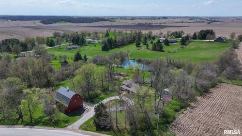 30736 Big Rock Rd, Dixon, IA, 52745-9703 | Card Image