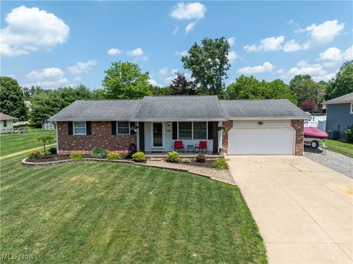1021 S Hallmark Street Ne, Bolivar, OH, 44612 | Card Image