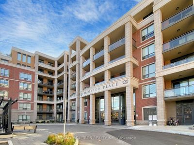 112 - 25 Baker Hill Blvd, Condo with 2 bedrooms, 2 bathrooms and 2 parking in Stouffville ON | Image 2