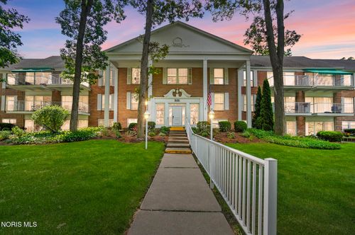 unit-305-5679 Monroe St, Sylvania, OH, 43560-2712 | Card Image