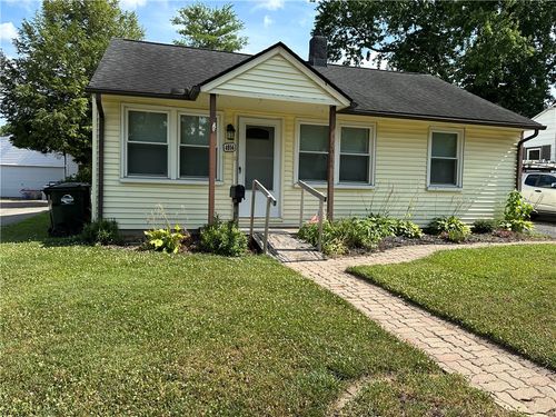 4914 Lindbergh Blvd, West Carrollton, OH, 45449-2735 | Card Image