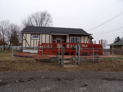 812 18th Ave, Beaver Falls, PA, 15010-2866 | Card Image