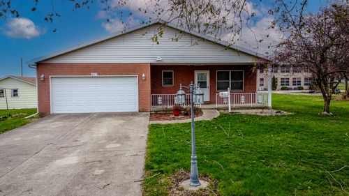 202 N Oak St, Buckley, IL, 60918-7074 | Card Image