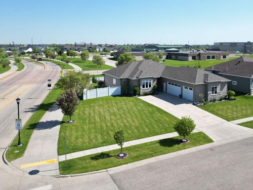410 Freedom Ter E, West Fargo, ND, 58078-8521 | Card Image