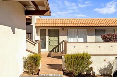 5 - Farm Hill Boulevard, Condo with 2 bedrooms, 2 bathrooms and 1 parking in Redwood City CA | Image 1