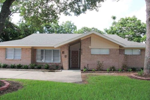 5566 Beechnut St, Houston, TX, 77096-1006 | Card Image