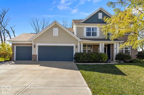 12317 Castle Pine Dr, Noblesville, IN, 46060-9725 | Card Image