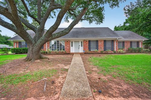 7501 Camelback Dr, Shreveport, LA, 71105-5412 | Card Image