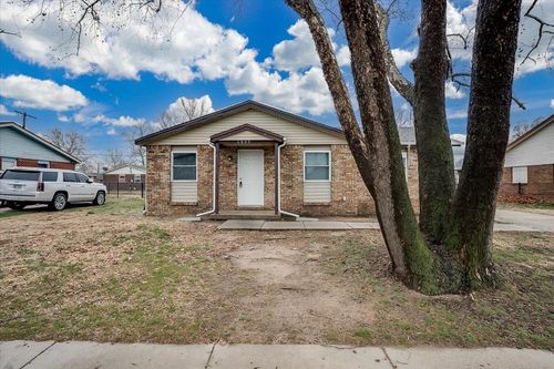 1507 E Berkeley St, Wichita, KS, 67216-1518 | Card Image