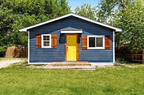 1848 W Bridge St, New Braunfels, TX, 78130-8002 | Card Image