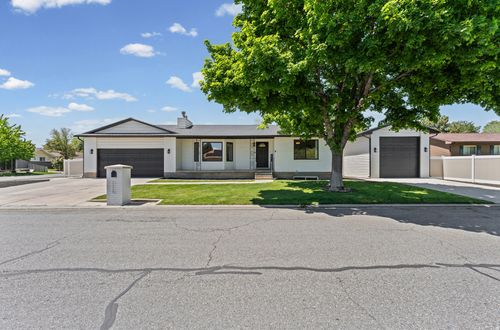 9712 S Stonehaven St, South Jordan, UT, 84009-9614 | Card Image