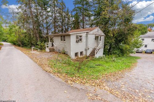 225 Waverly St, Morgantown, WV, 26505-7456 | Card Image