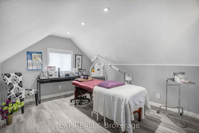 15 Centre St S, Home with 1 bedrooms, 1 bathrooms and 8 parking in Brampton ON | Image 16