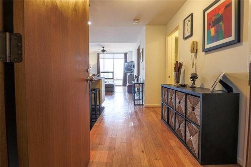 unit-151w-5110 San Felipe St, Houston, TX, 77056-3558 | Card Image