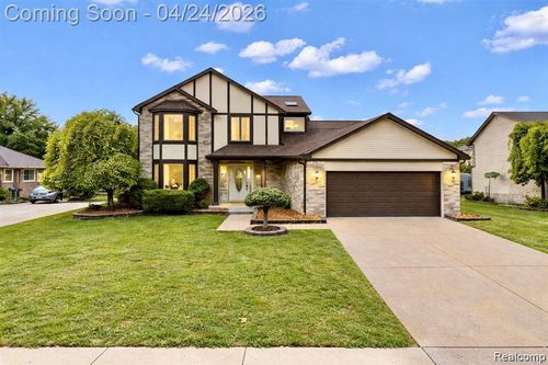 2116 Hidden Trail Dr, Sterling Heights, MI, 48314-3723 | Card Image