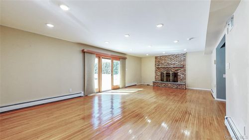 210 29th Ave, Bayside, NY, 11360-2459 | Card Image