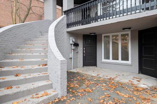 lower-6 Woodvale Cres, East York, ON, M4C5N5 | Card Image