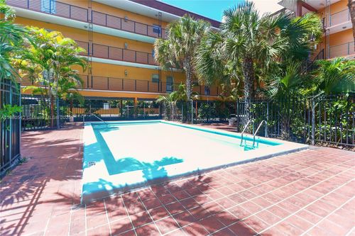 apt-302-365 Ne 125th St, North Miami, FL, 33161-4663 | Card Image