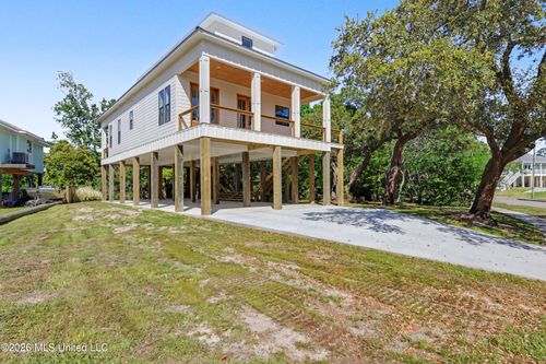 1310 Kensington Dr, Biloxi, MS, 39530-1626 | Card Image