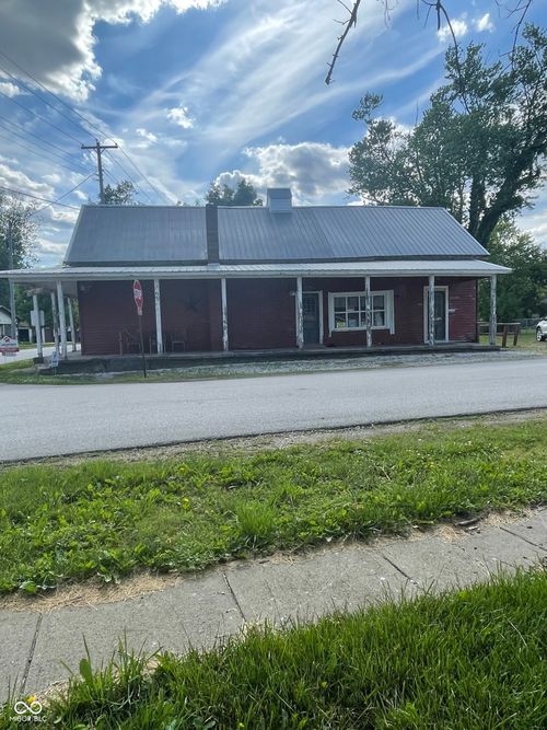 2690 Durkees Ferry Rd, West Terre Haute, IN, 47885-9636 | Card Image