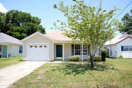 645 Jerrells Ave, Fort Walton Beach, FL, 32547-3174 | Card Image