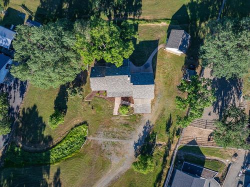 2764 Majestic Oak Cir, Cottonwood, CA, 96022-9520 | Card Image