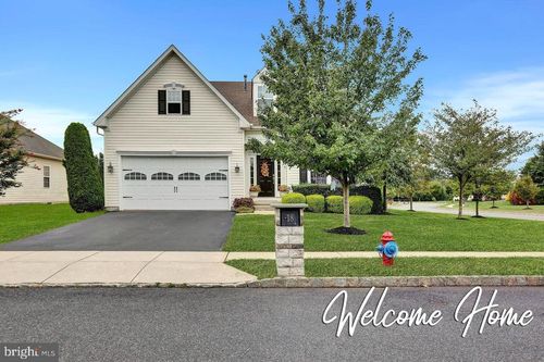 18 Applegate Dr, Florence, NJ, 08518-4015 | Card Image