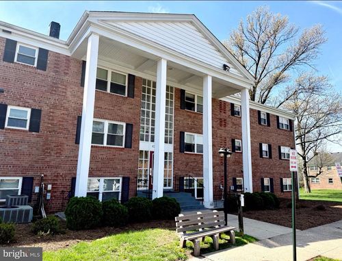 9-120 Washington St Ne, LEESBURG, VA, 20176-2461 | Card Image