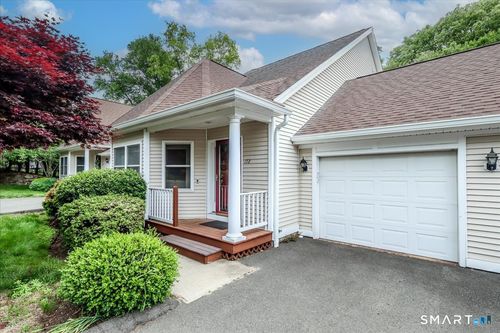 172-172 Summerfield Gdns, Shelton, CT, 06484-6308 | Card Image