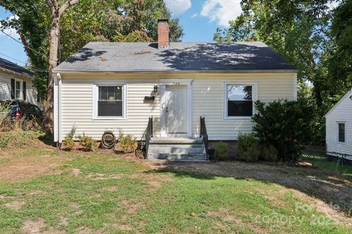 626 E 4th Ave, Gastonia, NC, 28054-4427 | Card Image