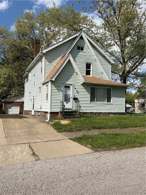 823 Marie Ave, Akron, OH, 44314-2970 | Card Image