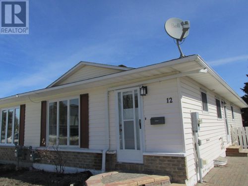 12 Forest Pl, Elliot Lake, ON, P5A3C6 | Card Image