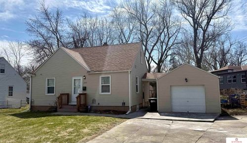 2753 Sharon Dr, Omaha, NE, 68112-2831 | Card Image