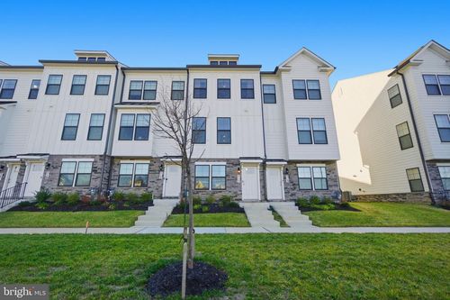 715 Courier Ln, FREDERICK, MD, 21701-9443 | Card Image