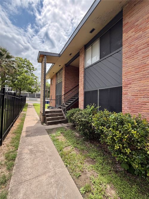 106-3304 Red River Street, Austin, TX, 78705 | Card Image