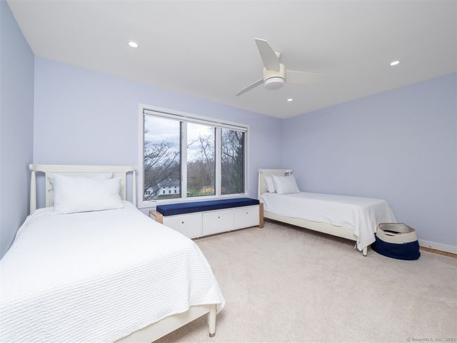 Bedroom 2 that shares Hall Bathroom | Image 26