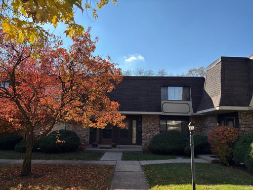 6081 W Calumet Rd Rd, Milwaukee, WI, 53223 | Card Image