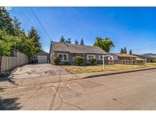560 39th St, Springfield, OR, 97478 | Card Image