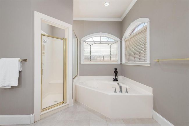 9707 Chipstead Cir, House other with 5 bedrooms, 6 bathrooms and 2 parking in Spring TX | Image 17