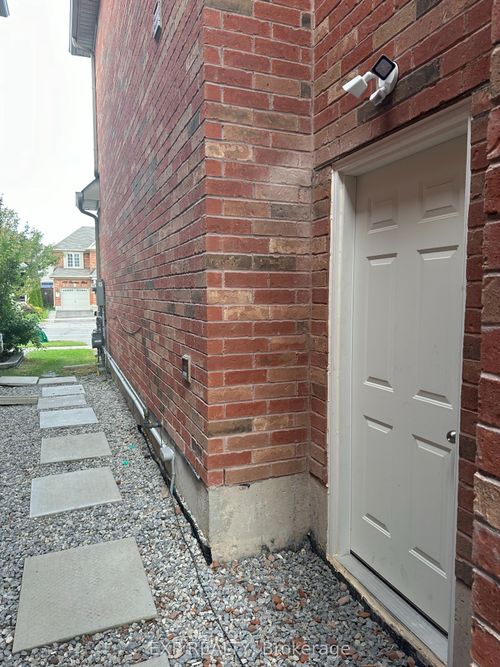 lower-1116 Savoline Blvd, Milton, ON, L9T8P5 | Card Image