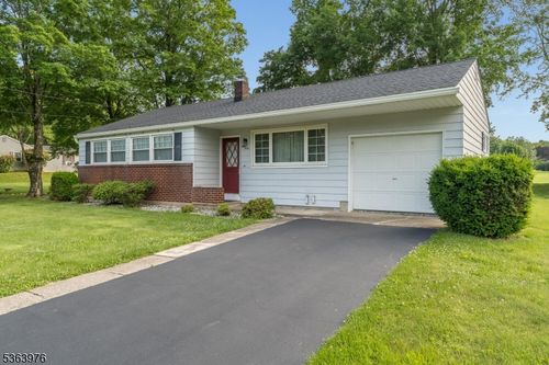 840 Red School Ln, Phillipsburg, NJ, 08865-2031 | Card Image
